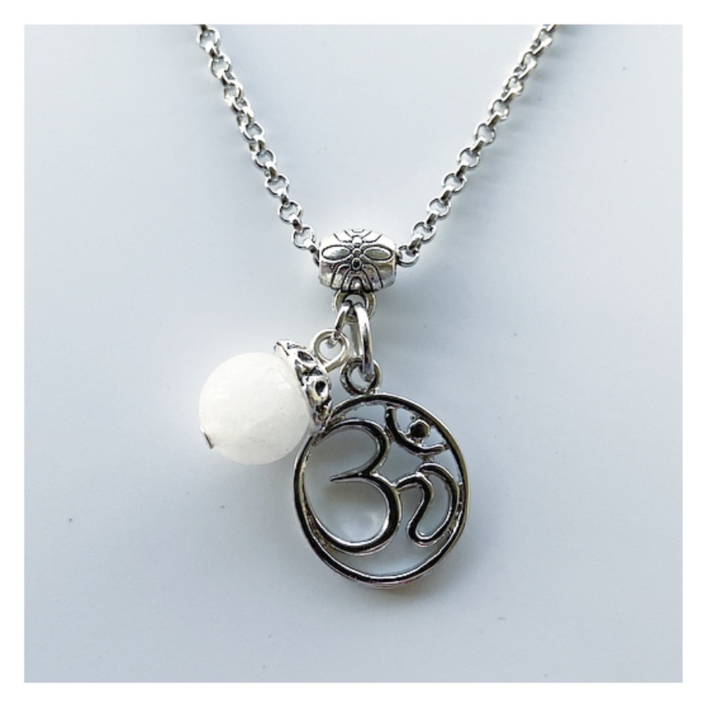 🔴SALE om sign & white agate gems steel necklace - Picture 8 of 9